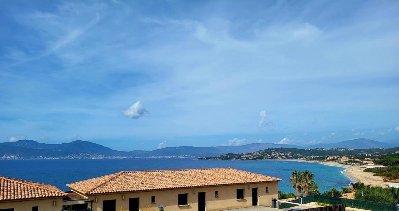 Appartement De Standing Bord De Mer Pietrosella 外观 照片